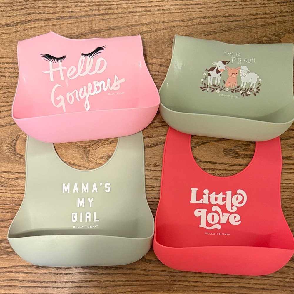 Bella Tunno Bib Set